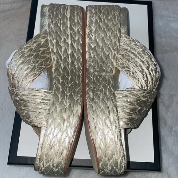 NWT J/SLIDES QUIVER Light Gold Raffia Sandal - Picture 11 of 14